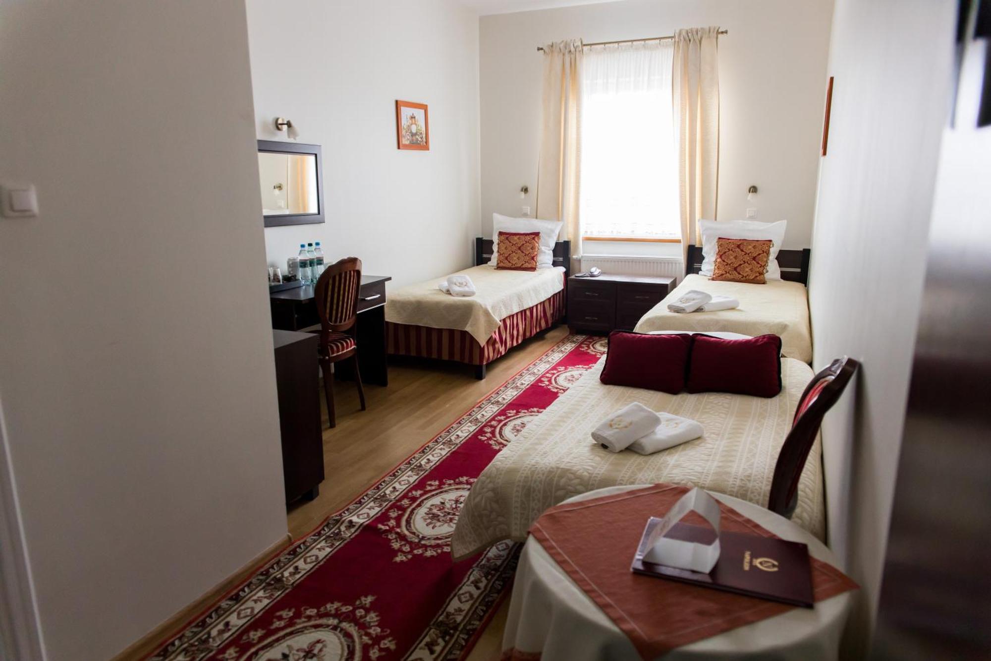 Hotel Napoleon Wroblew  Экстерьер фото