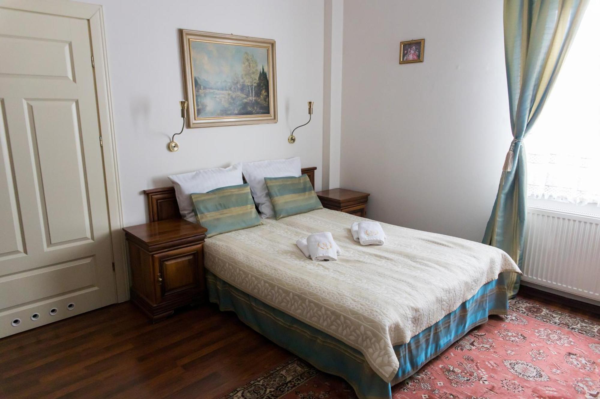 Hotel Napoleon Wroblew  Экстерьер фото