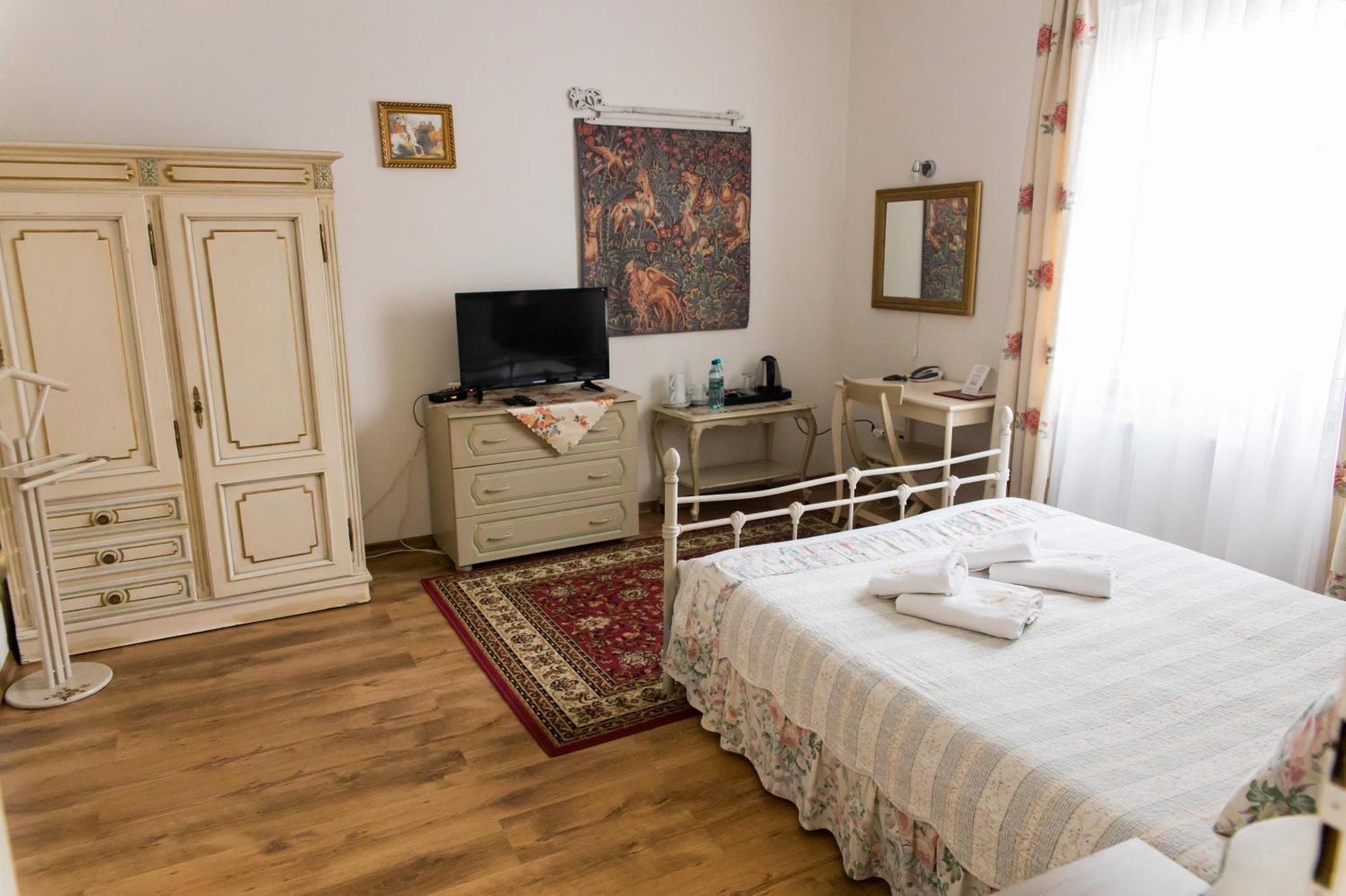 Hotel Napoleon Wroblew  Экстерьер фото