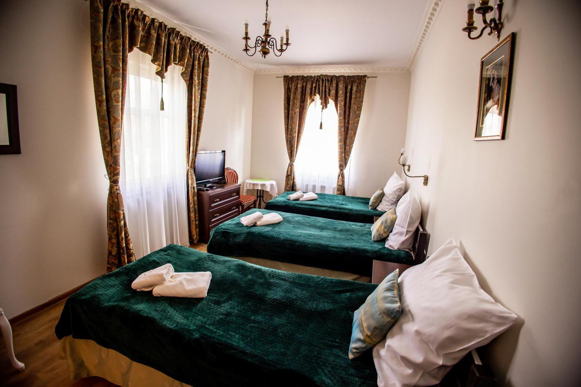 Hotel Napoleon Wroblew  Экстерьер фото