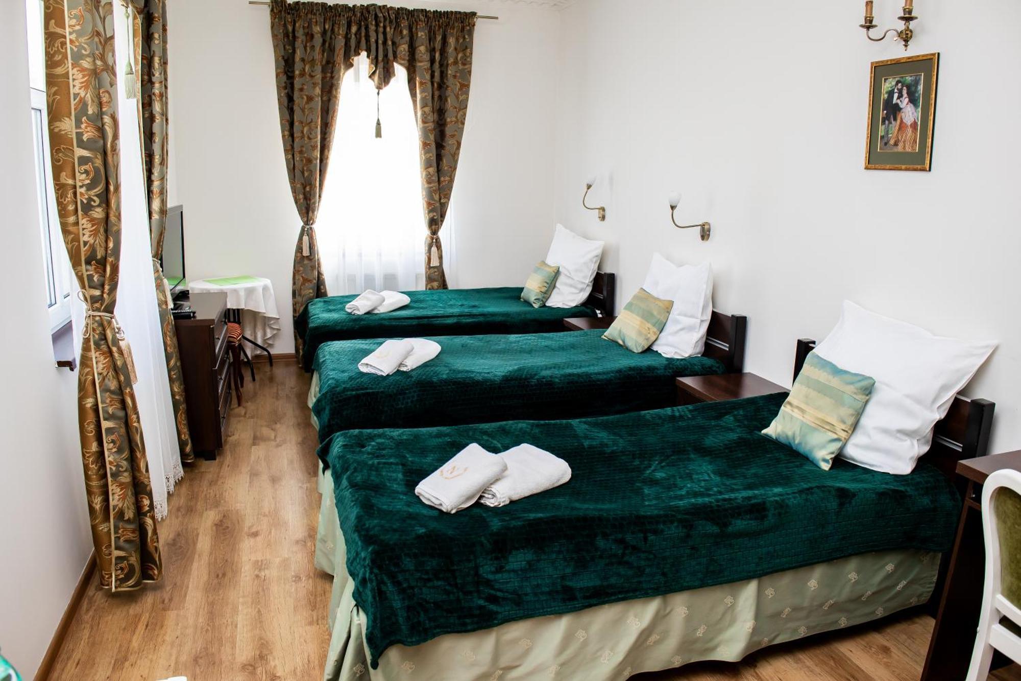 Hotel Napoleon Wroblew  Экстерьер фото