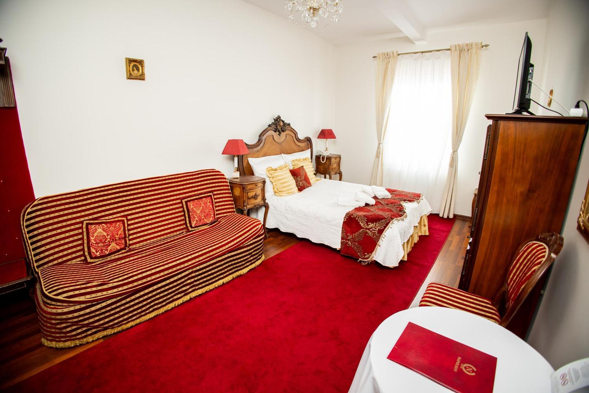 Hotel Napoleon Wroblew  Экстерьер фото
