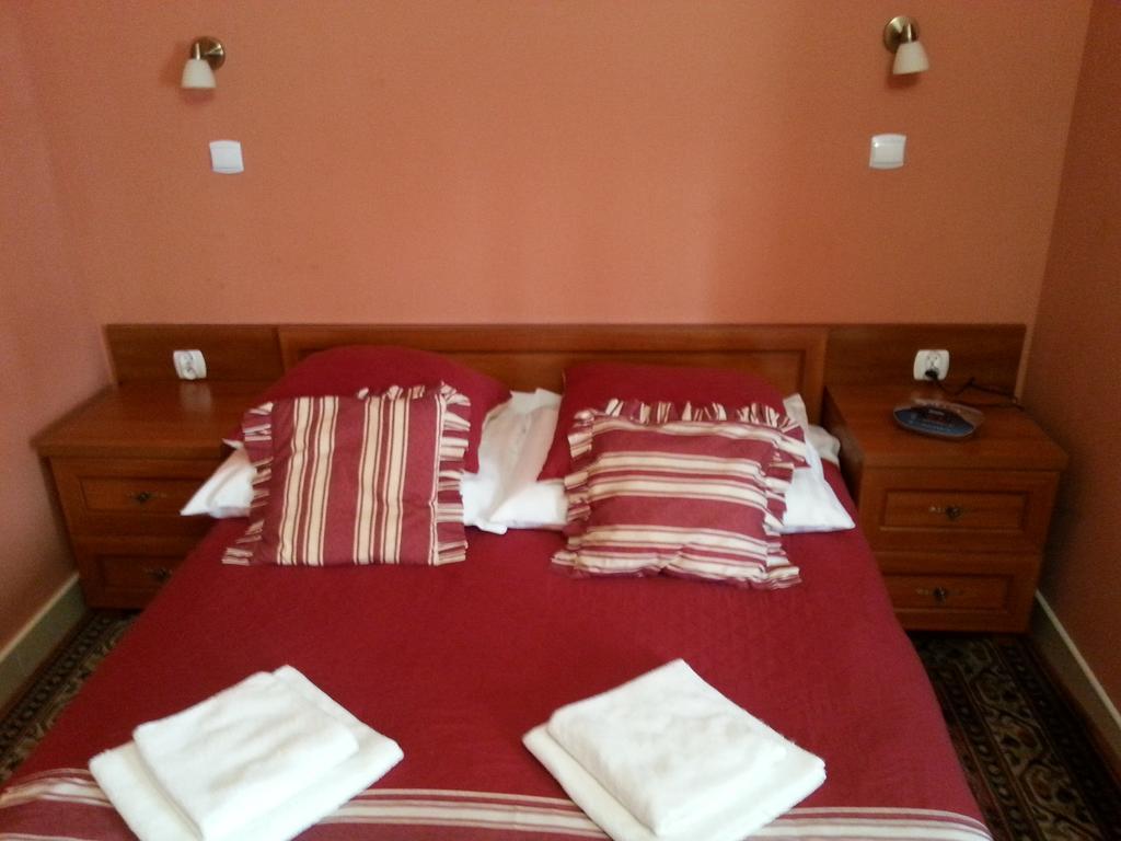 Hotel Napoleon Wroblew  Экстерьер фото